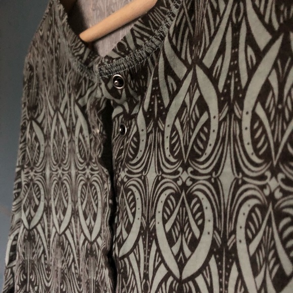 Cabi stretchyyyy Henley shirt - Picture 2 of 3